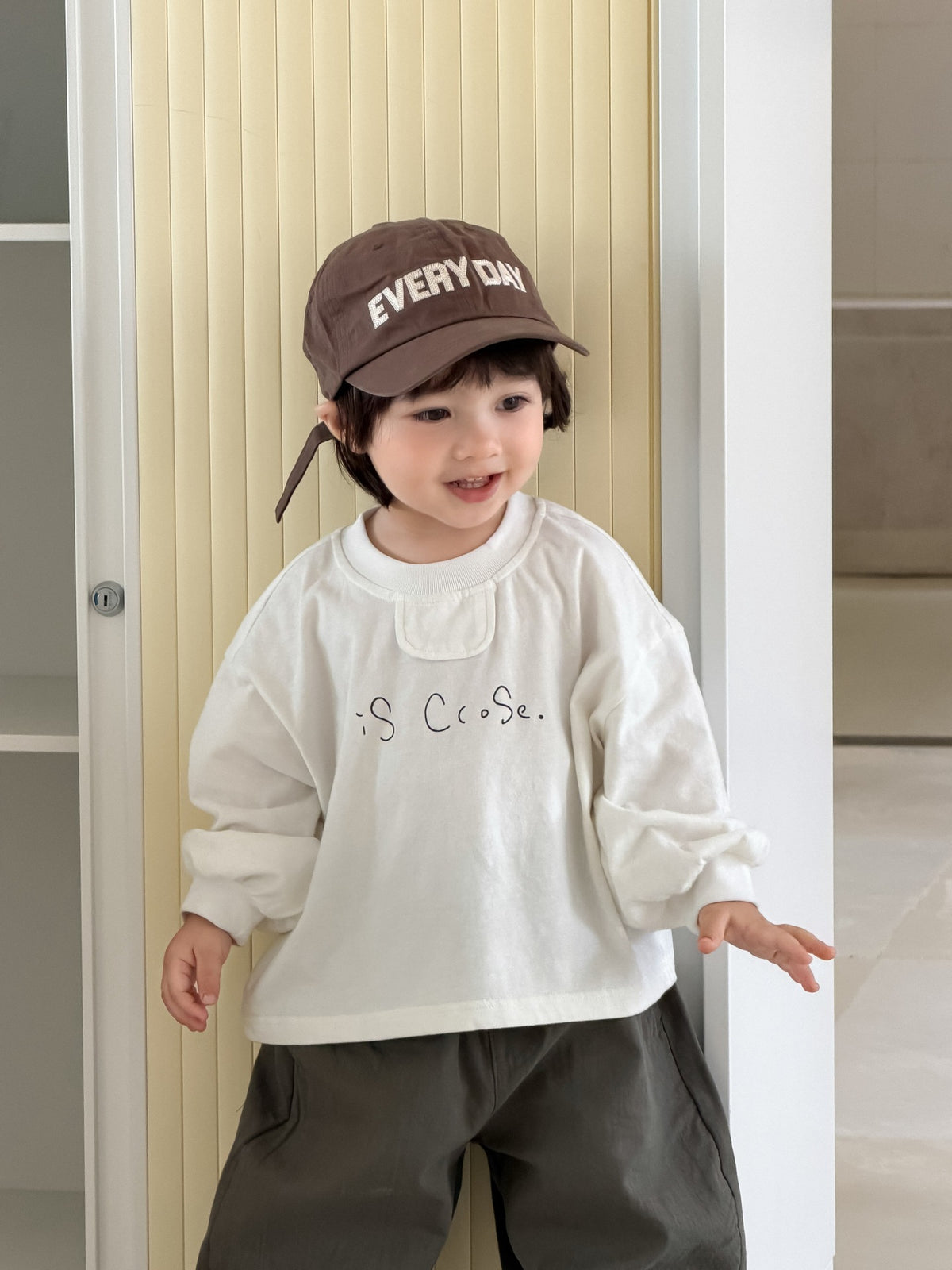 ロゴプリント長袖Tシャツ
